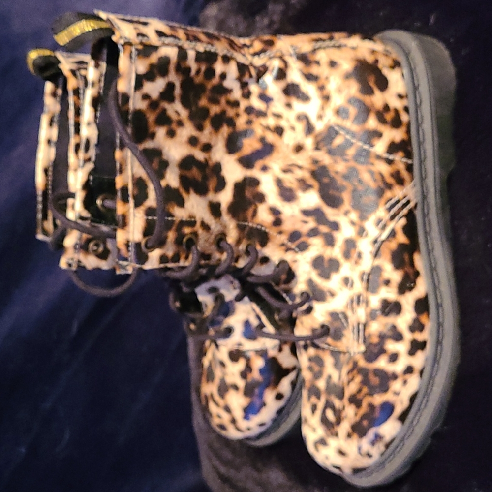 Boots - Picture 2 of 5